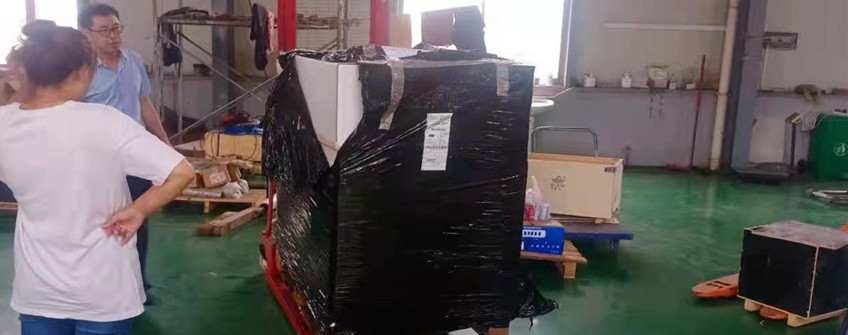 意大利注塑机配件上；〗谇骞